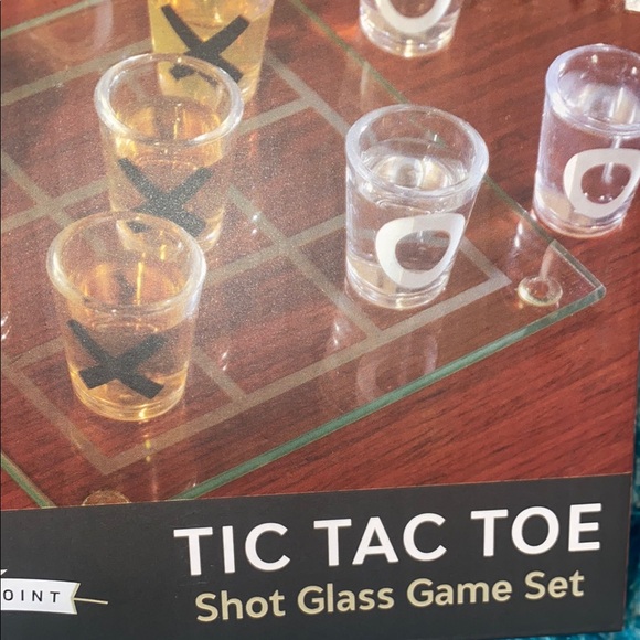 Tic Tac Toe Shot Glass Game Set NWT - Picture 2 of 4